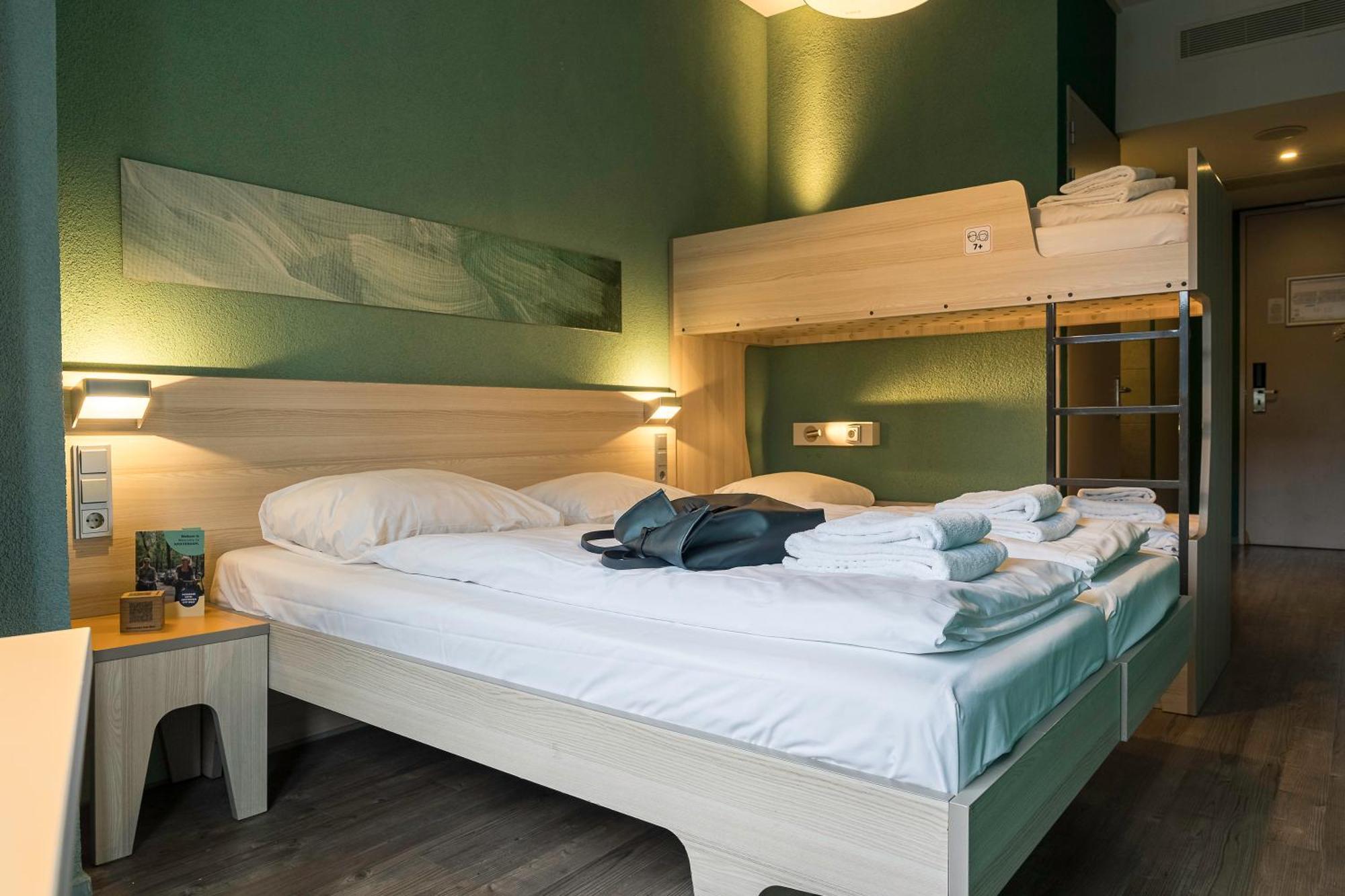Bed 4-Bed Female Dormitory Room
