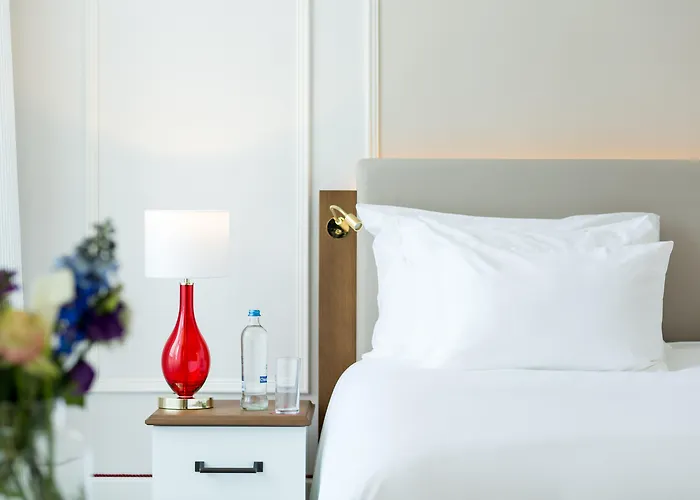 Central hotel: Tivoli Doelen Amsterdam Hotel