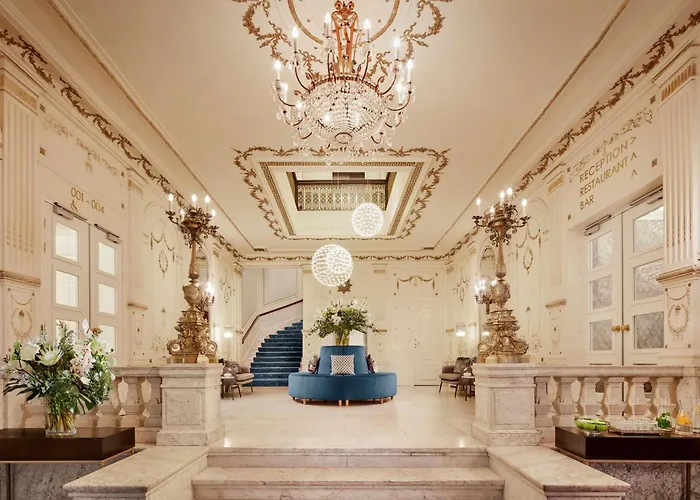 Central hotel: Tivoli Doelen Amsterdam Hotel