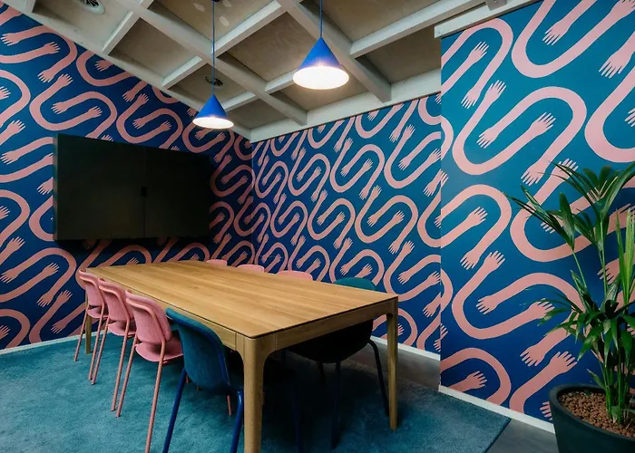 Lodge: The Social Hub Amsterdam City Extended Stay