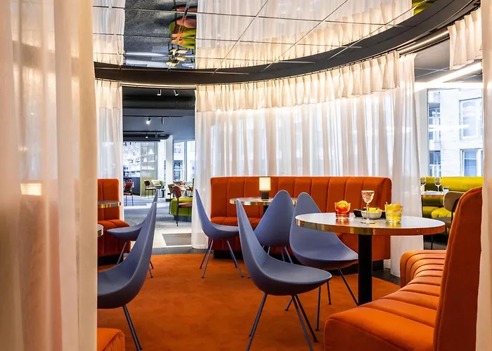 Luxury hotel only: Mercure Amsterdam North Station